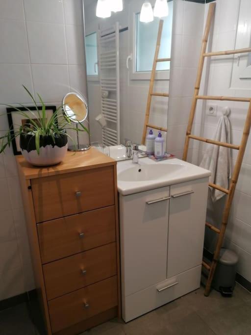 Balcons Du Royans.Logement Entier Piscine Saint-Jean-en-Royans Esterno foto